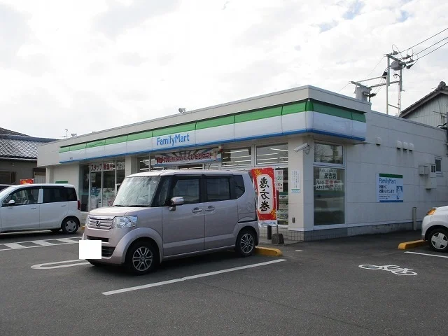 ファミリーマート祝吉店まで750m