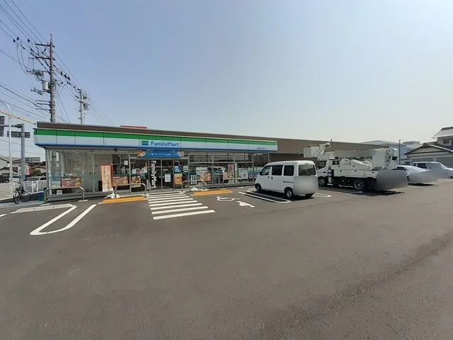 ファミリーマート仏生山北店さんまで200m