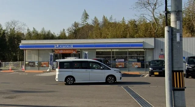 ローソン綾川町陶北店さんまで290m