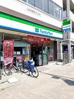 ファミリーマート新宿余丁町店まで54m