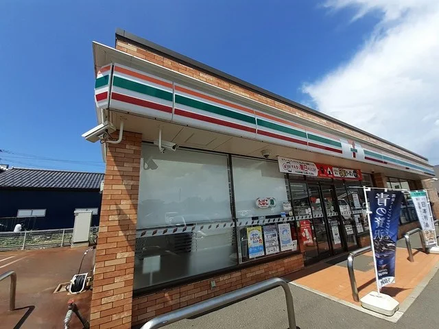 セブンイレブン亀田曙店まで700m