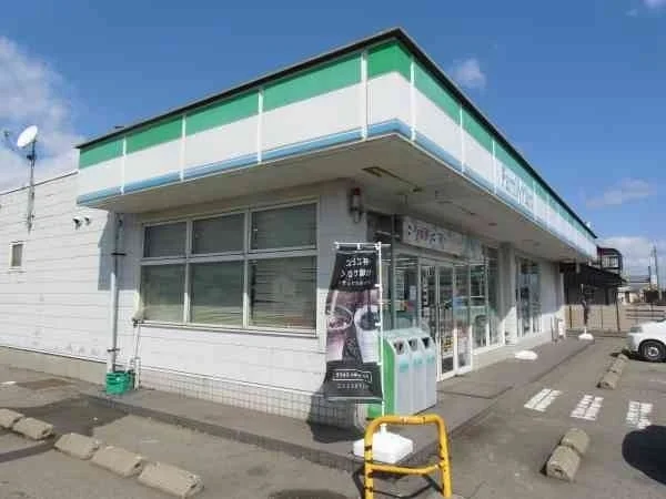 ファミリーマートまで500m