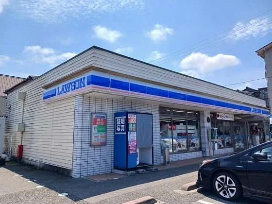 ローソン ゆのまち山代桔梗丘店まで1000m
