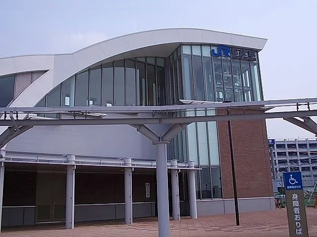 松任駅まで1100m