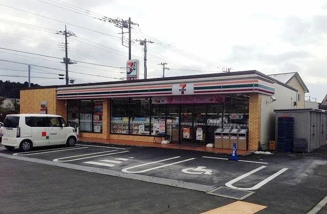セブンイレブン御殿場神山店まで400m