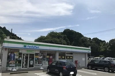 ファミリーマート裾野岩波店まで1100m