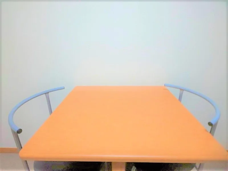 テーブル・椅子設置済