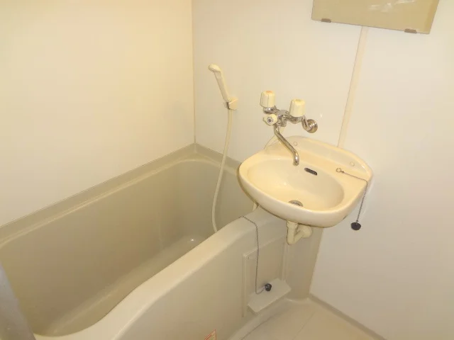 雨の日にも便利な浴室乾燥機付き！