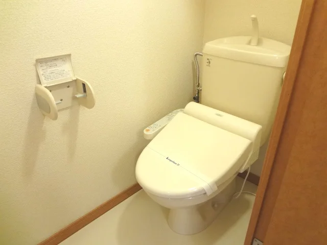 風呂トイレ別！温水洗浄便座付き