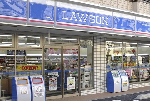 コンビニ：ローソン千歳東郊店徒歩10分