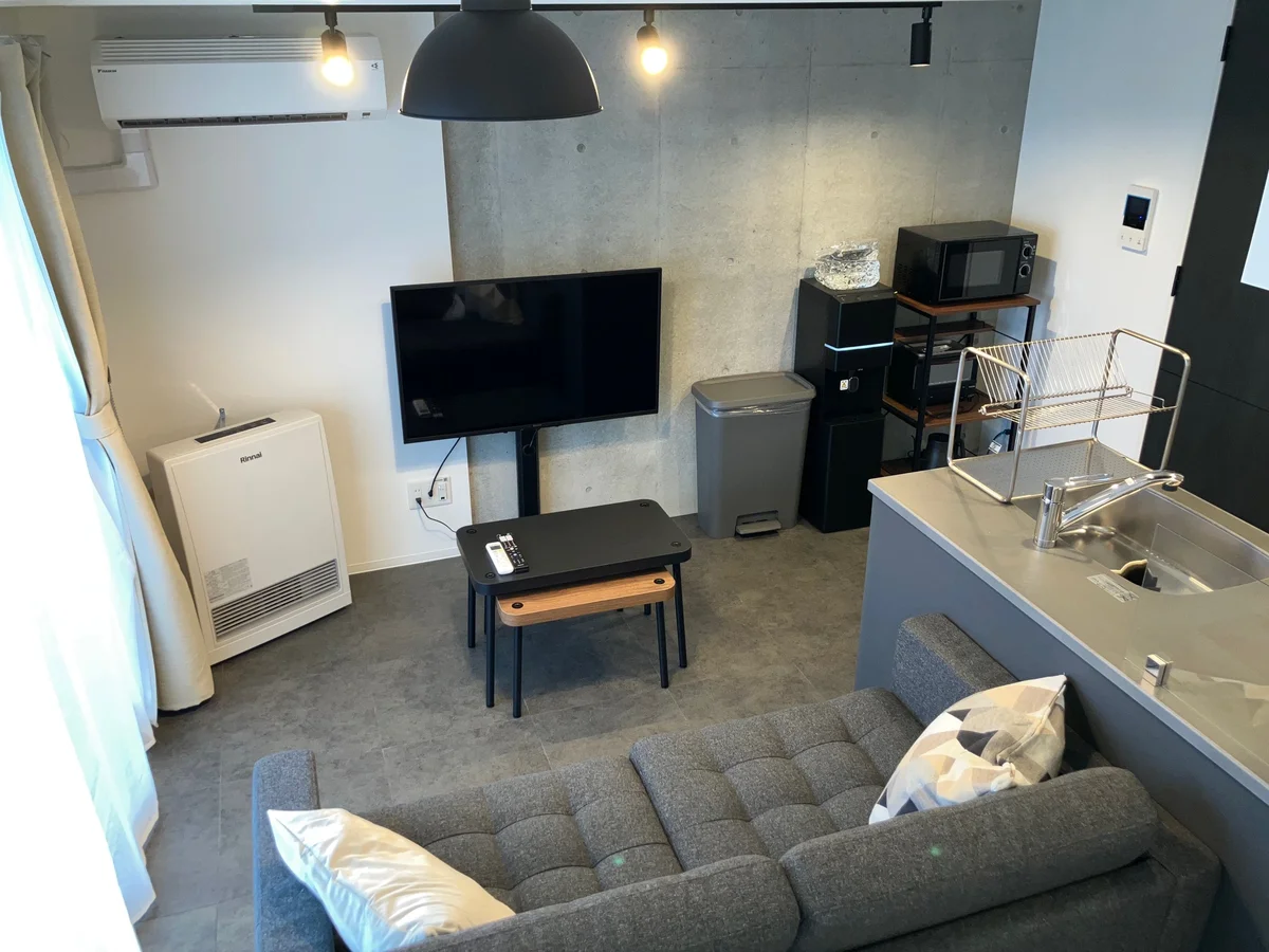 家具・家電を備えた快適な住空間で、長期滞在でも自宅のようにゆったりとお過ごしいただけます。