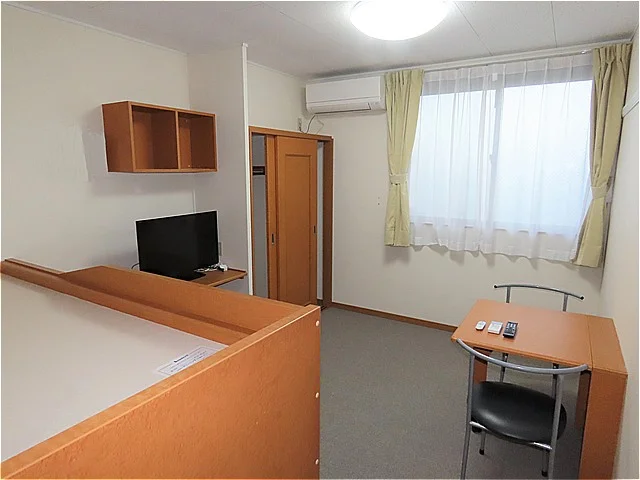 2階はカーペットのお部屋です