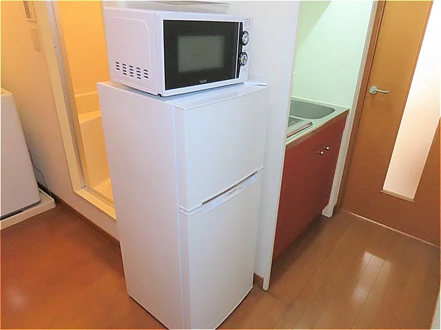 電子レンジ、冷蔵庫完備