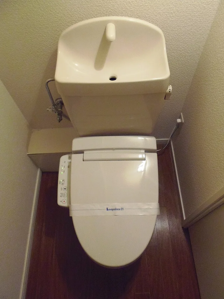 温水洗浄便座完備です