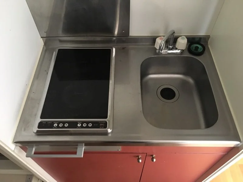 電気コンロが2つ付いています