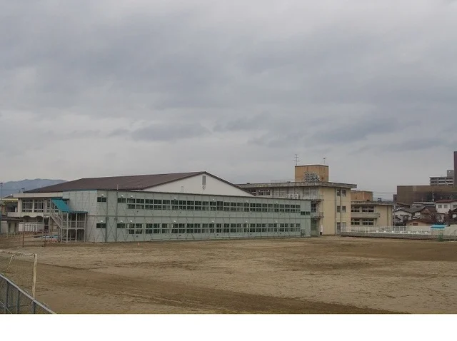 福島市立岳陽中学校まで1000m