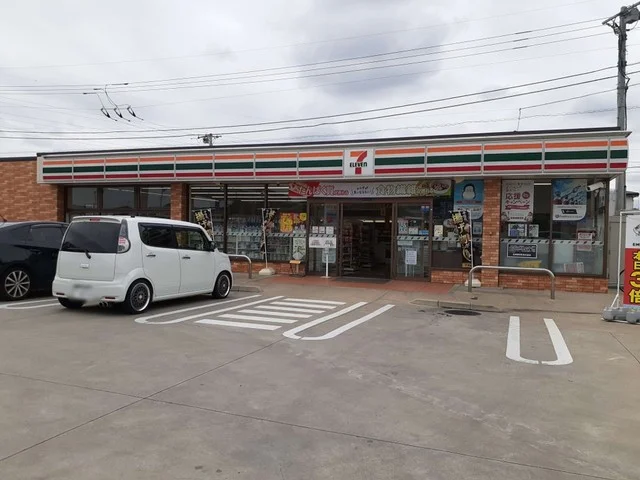 セブンイレブンまで63m