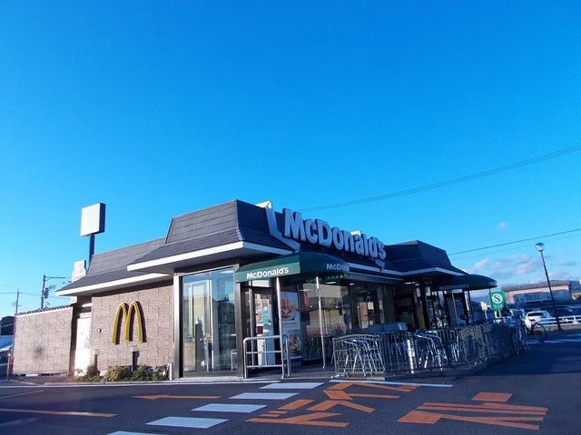 マクドナルドまで350m