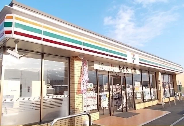 セブンイレブン牛島店まで100m