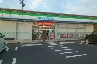 ファミリーマート小坂井店様まで700m