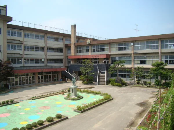 博労小学校まで600m