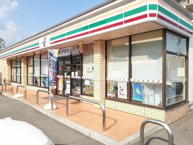 セブンイレブン　小牧駅北店まで300m