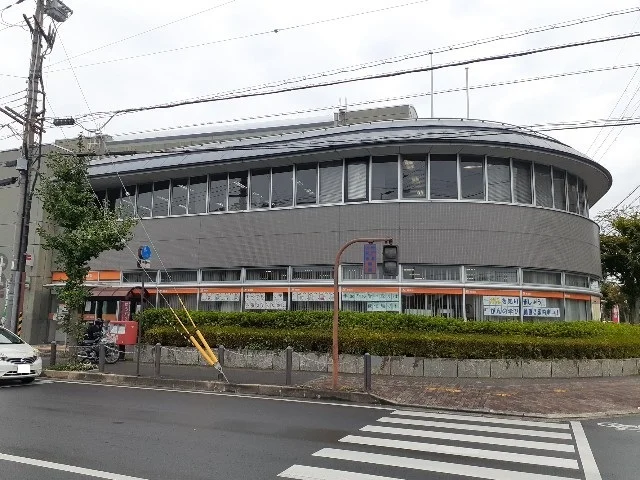 八日市郵便局様まで550m