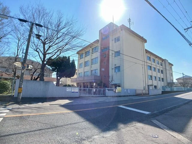 紀伊小学校様まで410m