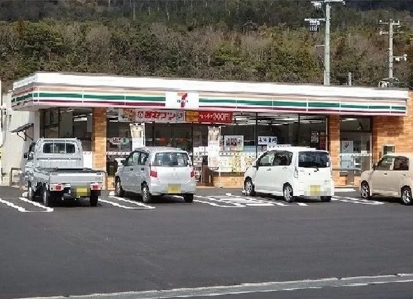 セブンイレブンまで1200m