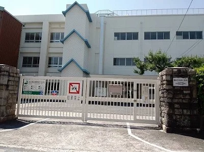 青崎小学校まで500m