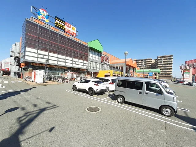 ドンキホーテ楽市街道箱崎店まで800m