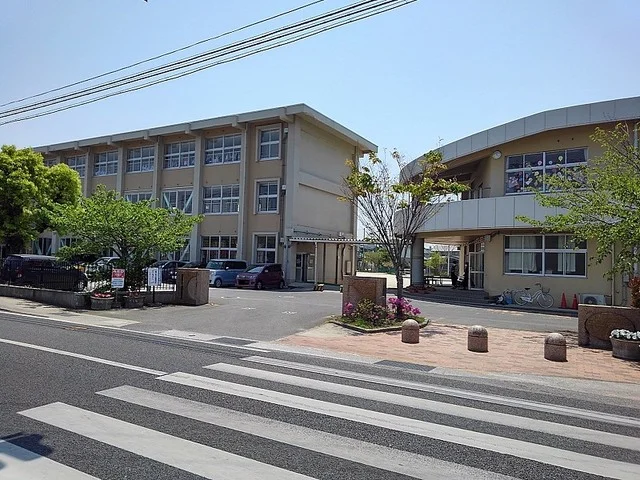 中津市立小楠小学校まで600m