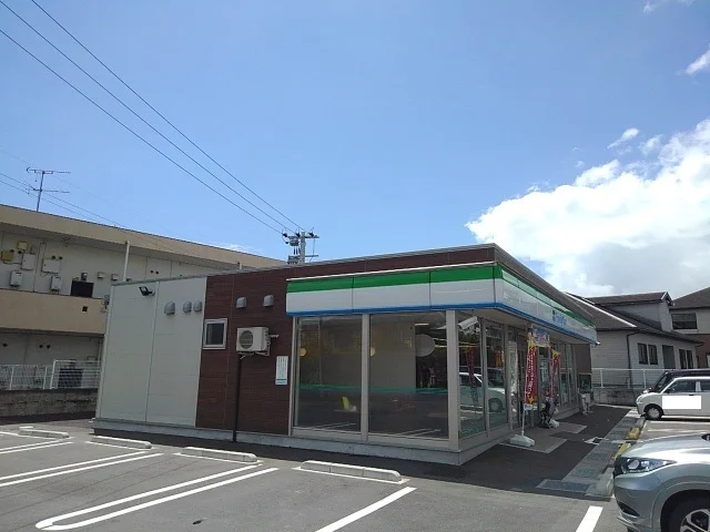 ファミリーマート加納バイパス店まで400m