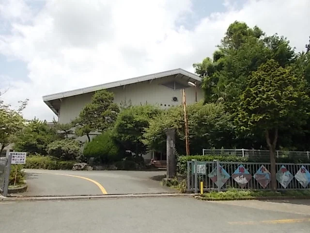 宮地小学校まで1600m