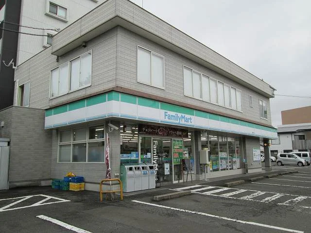 ファミリーマート昭和町店まで450m