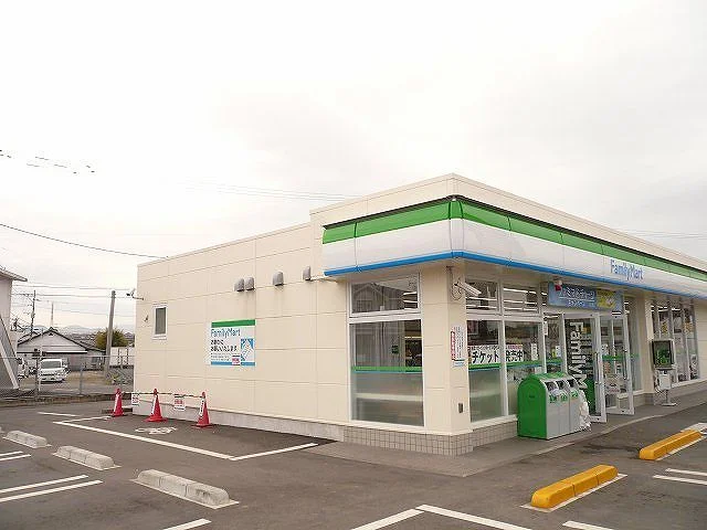 ファミリーマート小松バイパス店まで230m