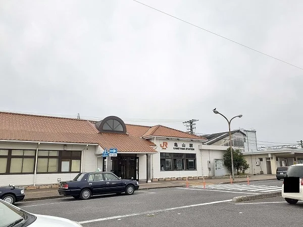 JR亀山駅まで3320m