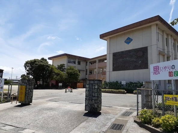 姶良小学校まで250m