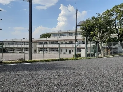 前橋市立時沢小学校まで1600m