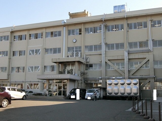 大垣市立中川小学校まで1400m