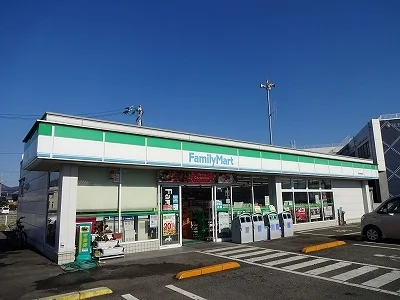 ファミリーマート藍住町笠木店様まで700m