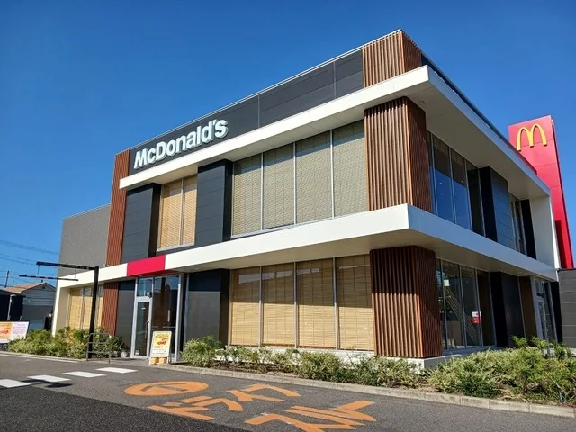 マクドナルドまで460m