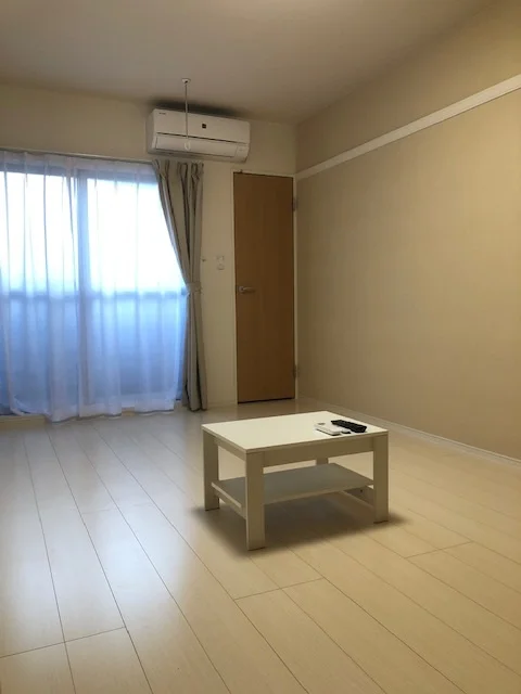 静かな住宅地になります。
