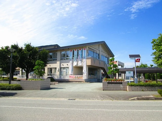 市立神町中学校まで800m