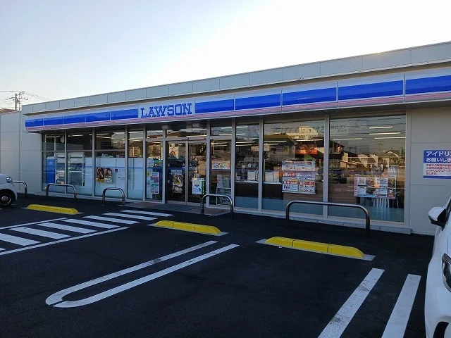 ローソン松戸高塚新田店まで550m