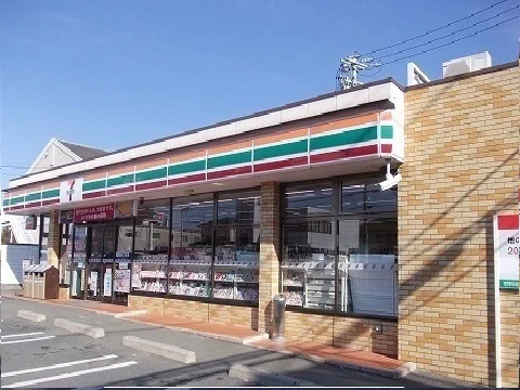 セブンイレブンまで266m