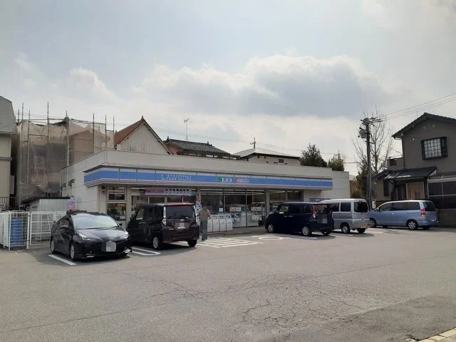 ローソン 岡崎上地五丁目店まで1000m