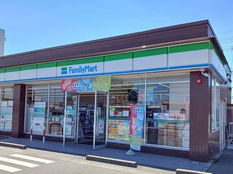 ファミリーマート中川原店まで450m
