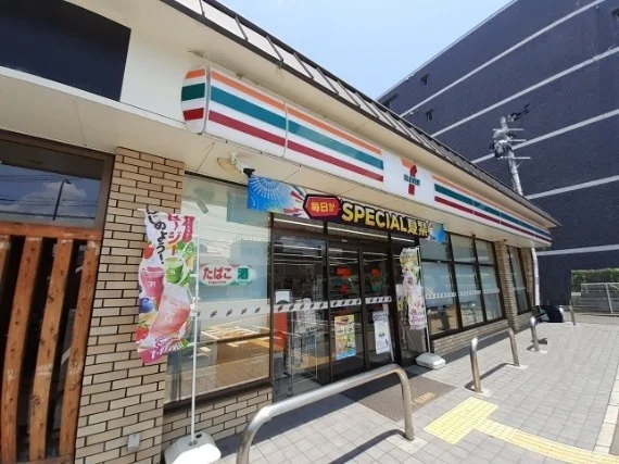 セブンイレブン京都西七条店まで800m