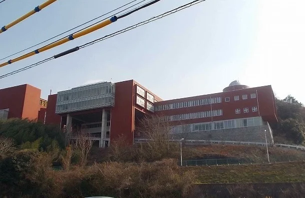 智辯学園和歌山高等学校様まで750m